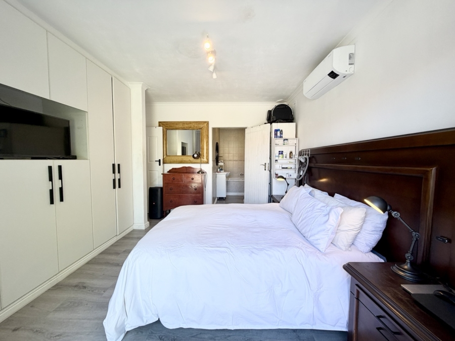 5 Bedroom Property for Sale in Flamingo Vlei Western Cape